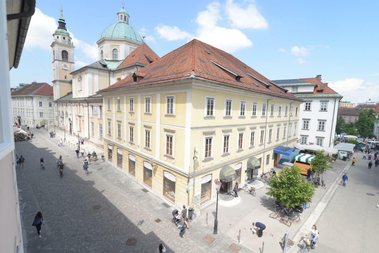 River Side Central Market Ljubljana Buitenkant foto
