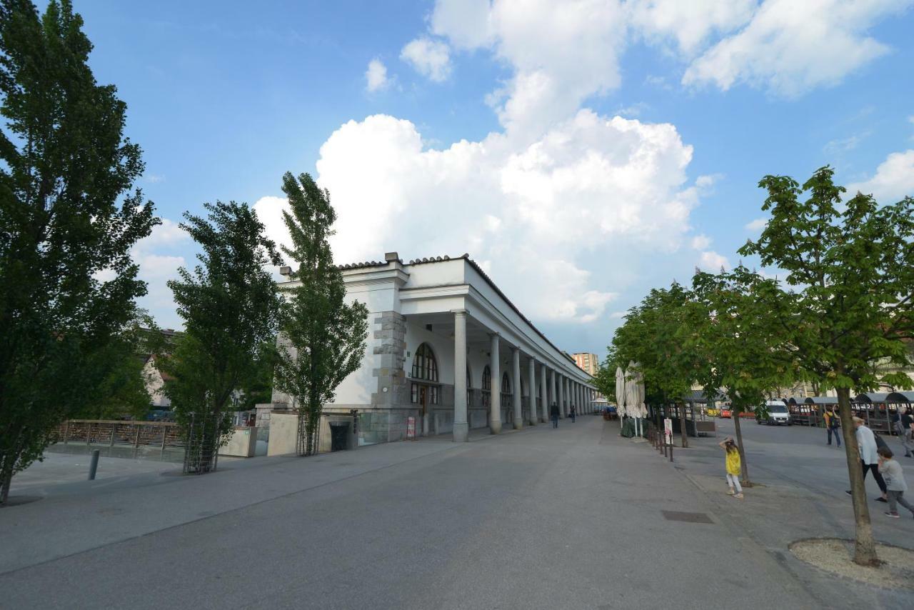 River Side Central Market Ljubljana Buitenkant foto